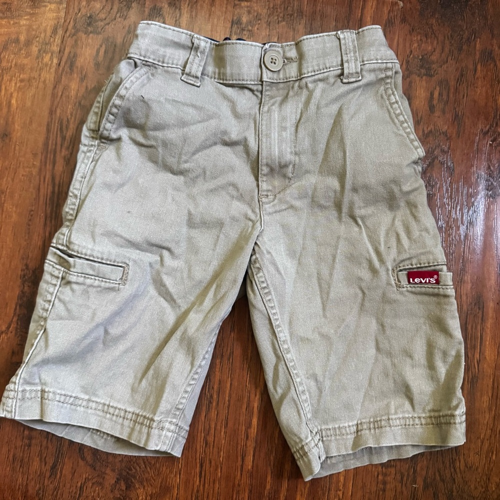 LEVI'S Youth Cargo Short Size 8‎ Reg Khaki